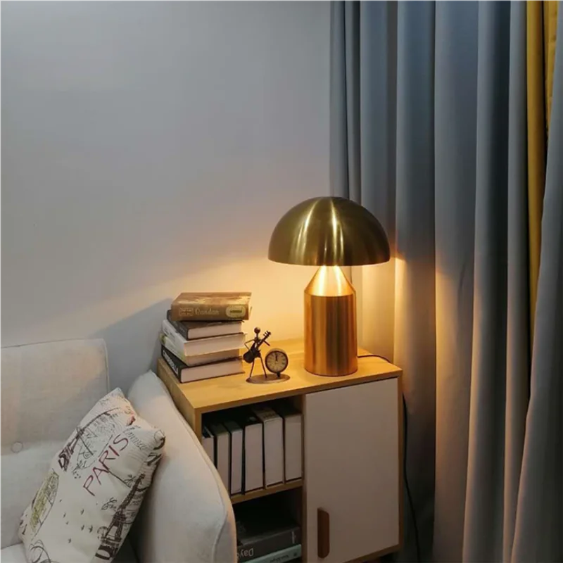 Lampe champignon dorée nordique