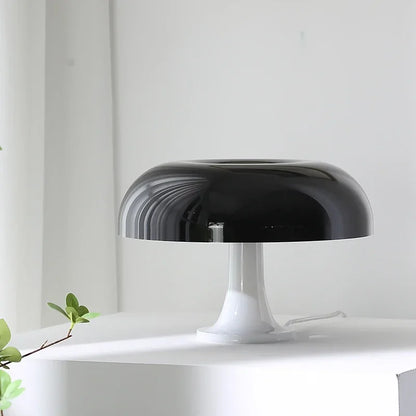 Lampe champignon noir et blanc